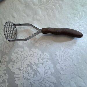 Cutco No 14 Potato Masher Stainless Steel Wood Handle Made in USA Kitchen Tool